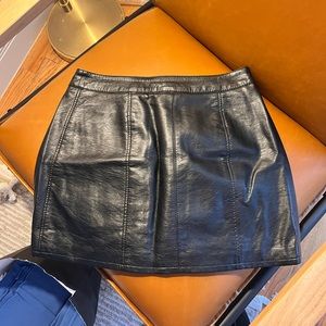LEATHER SKIRT